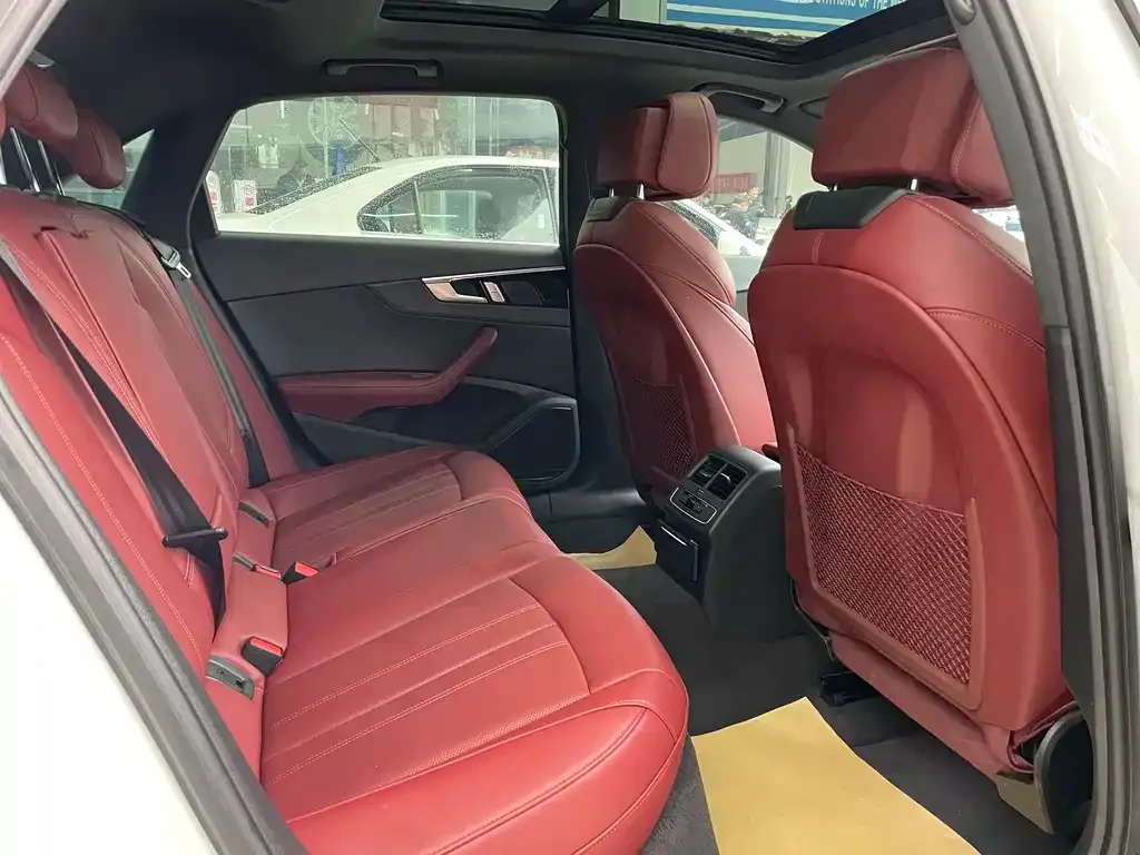 Audi A4L 2024 из CN, фото 4