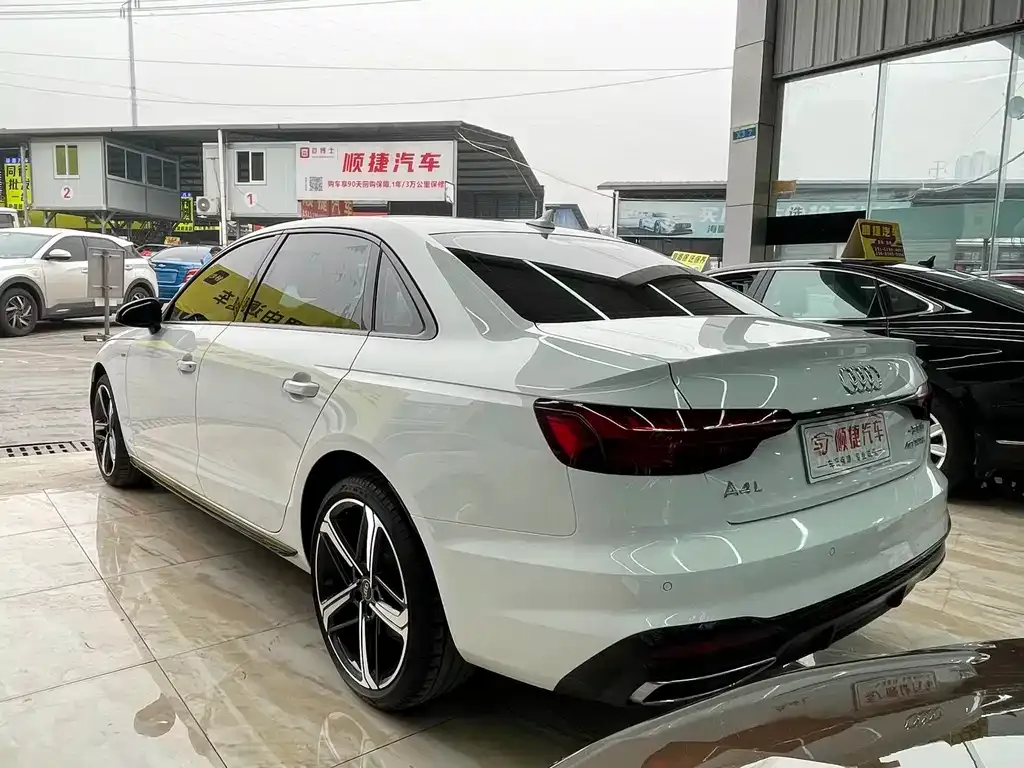Audi A4L 2024 из CN, фото 9