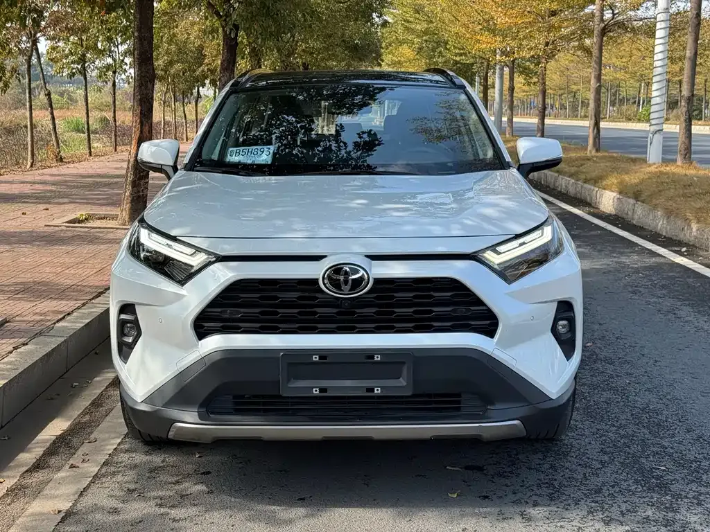 Toyota RAV4 — фото 6