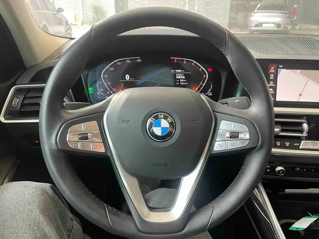 BMW 3 Series 2022 из CN, фото 8