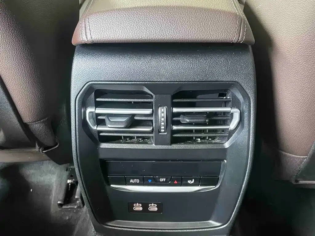 BMW 3 Series 2022 из CN, фото 9