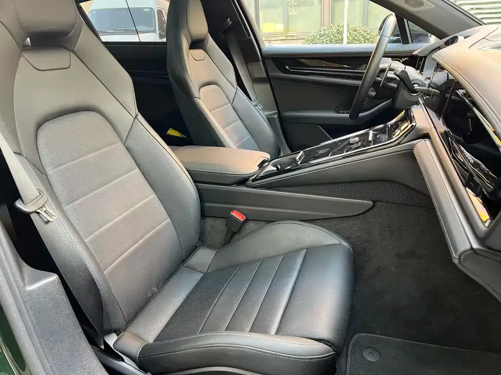 Porsche Panamera 2025 из CN, фото 7