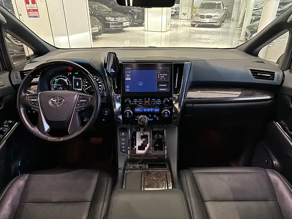 Toyota Alphard 2022 из CN, фото 10