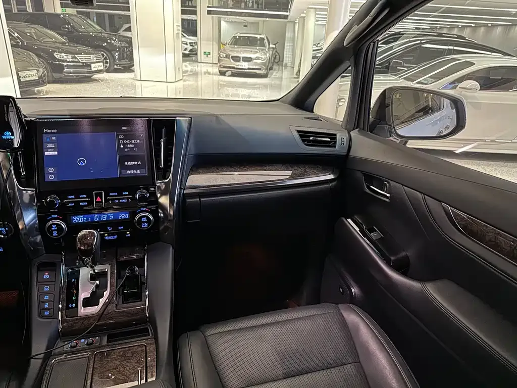 Toyota Alphard 2022 из CN, фото 7