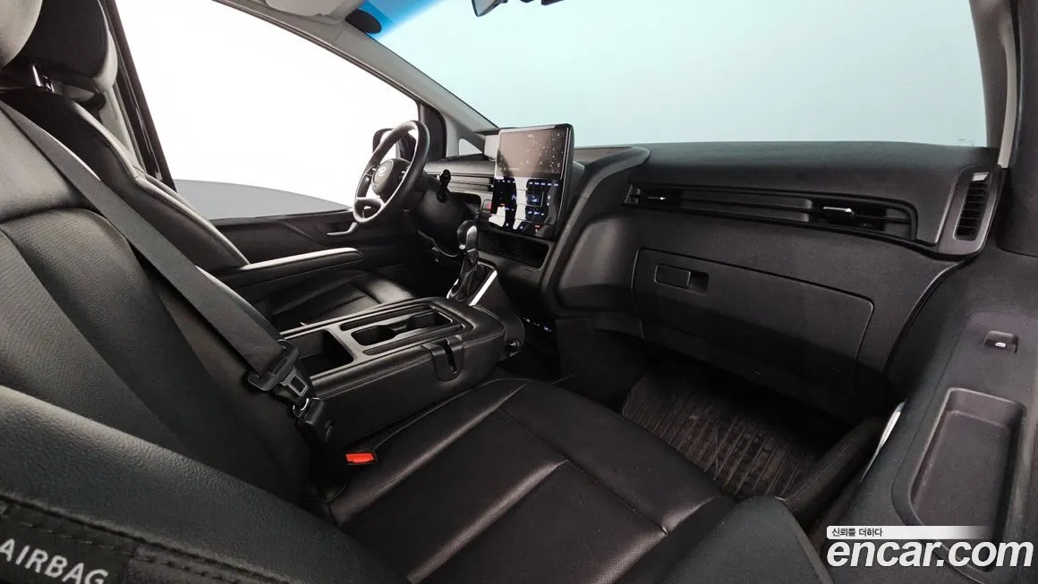 Hyundai Staria — фото 3