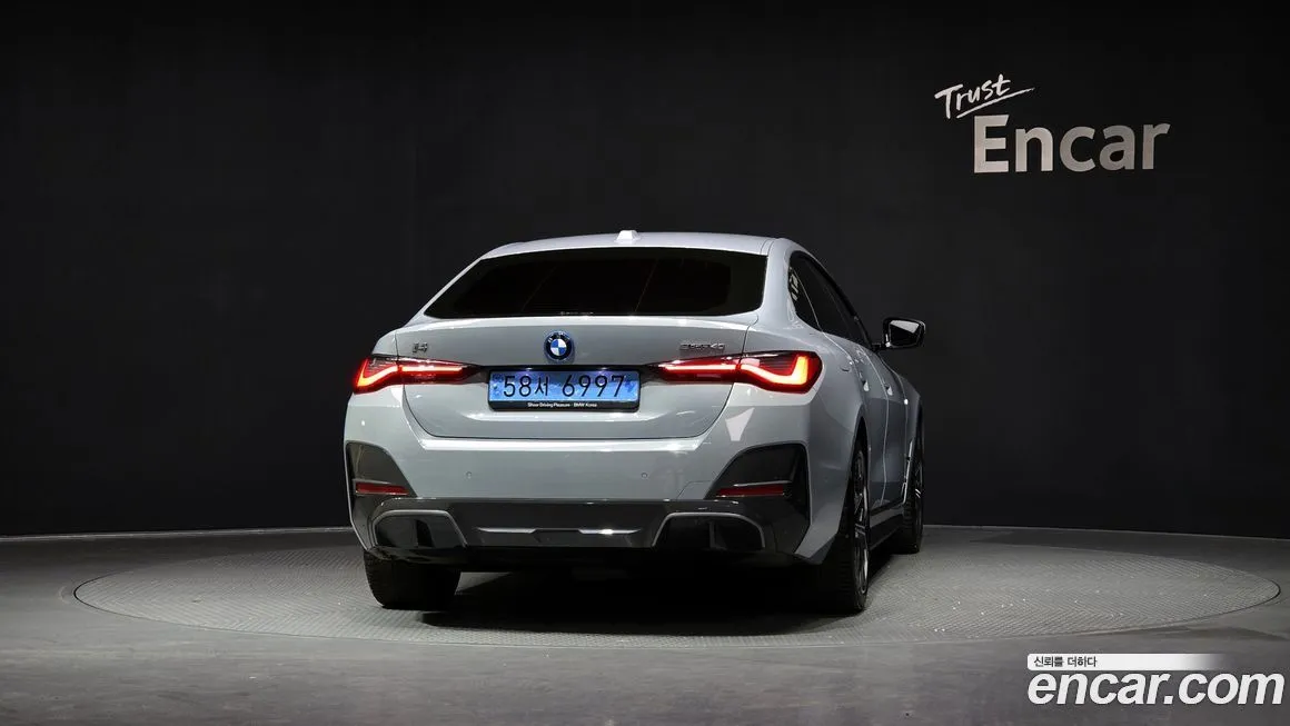 BMW i4 — фото 7