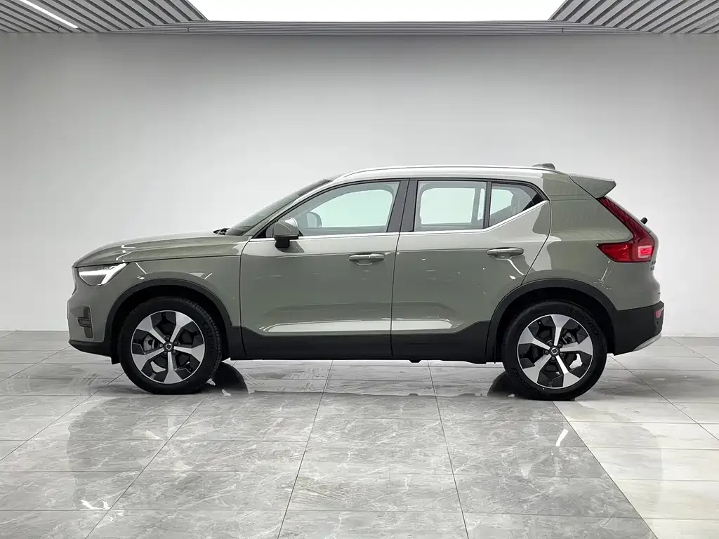 Volvo XC40 2024 из CN, фото 9