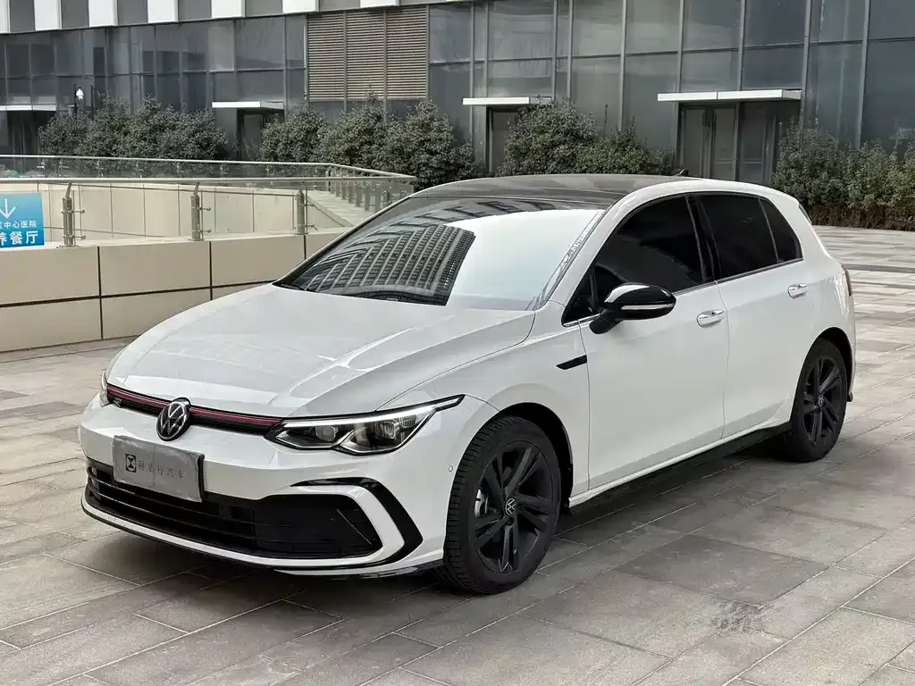 Volkswagen Golf 2023 из CN, фото 1