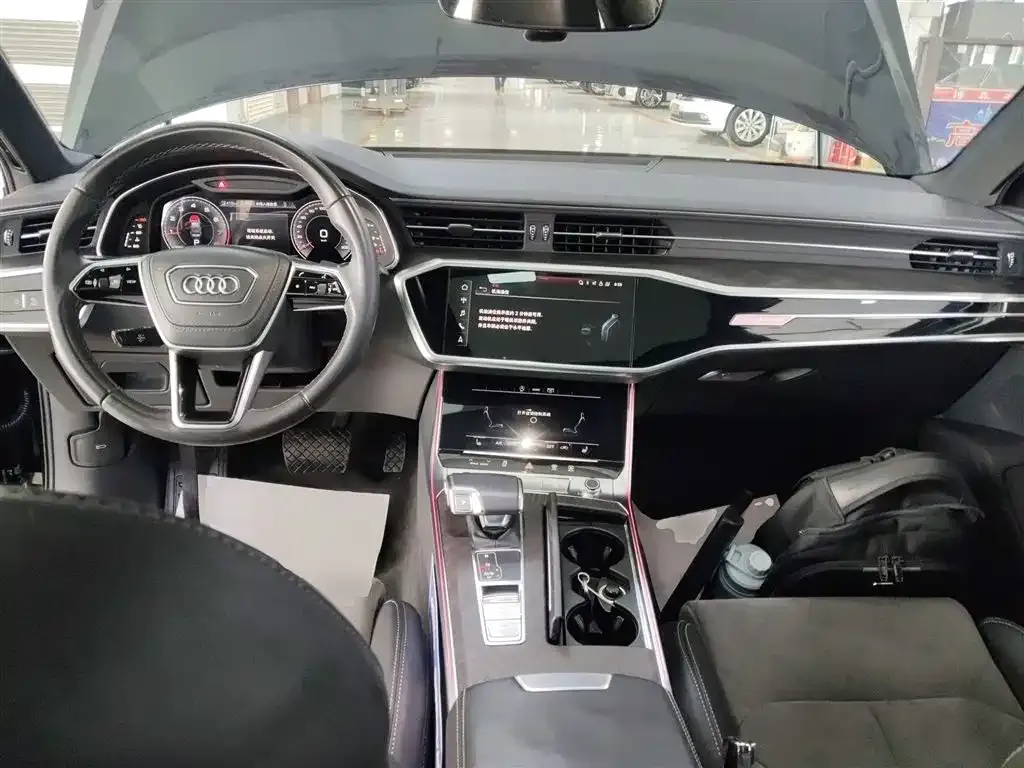 Audi A6L 2023 из CN, фото 2