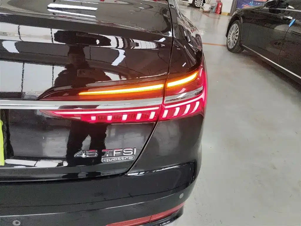 Audi A6L 2023 из CN, фото 3