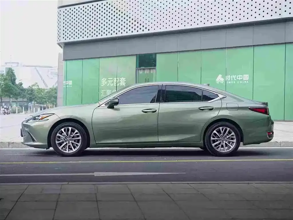 Lexus ES — фото 3