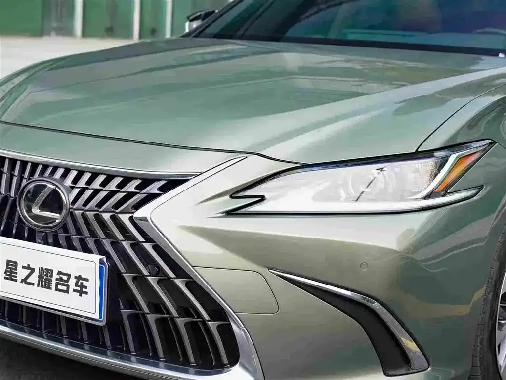 Lexus ES — фото 6