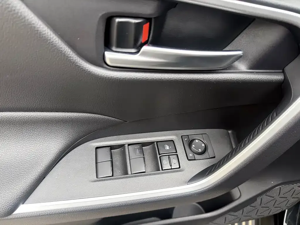 Toyota Wildlander New Energy 2021 из CN, фото 10