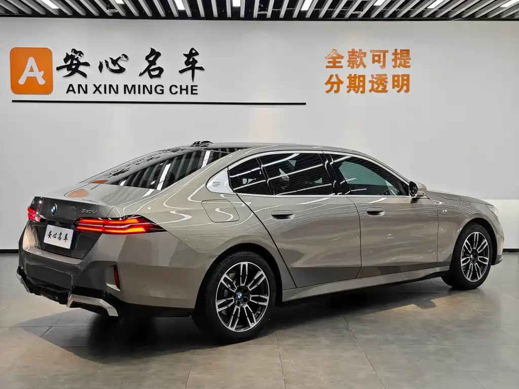 BMW 5 Series — фото 10