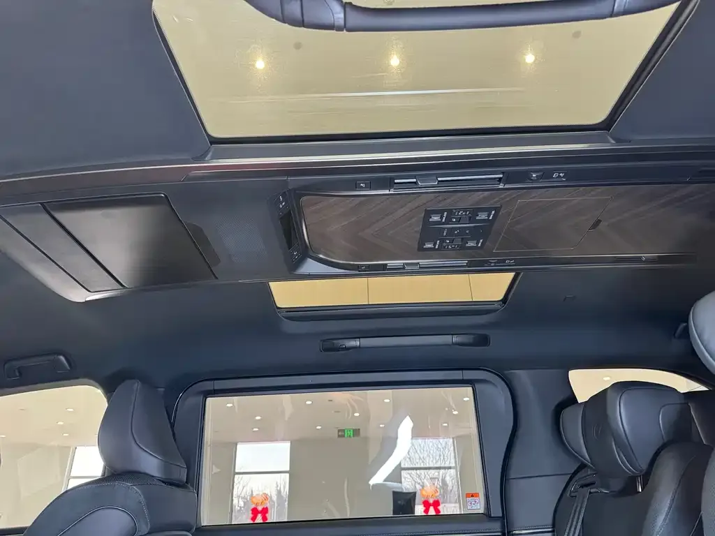 Lexus LM 2024 из CN, фото 2