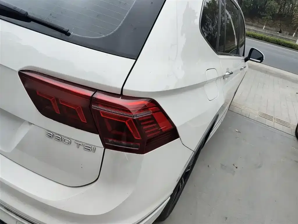 Volkswagen Tiguan L 2022 из CN, фото 2