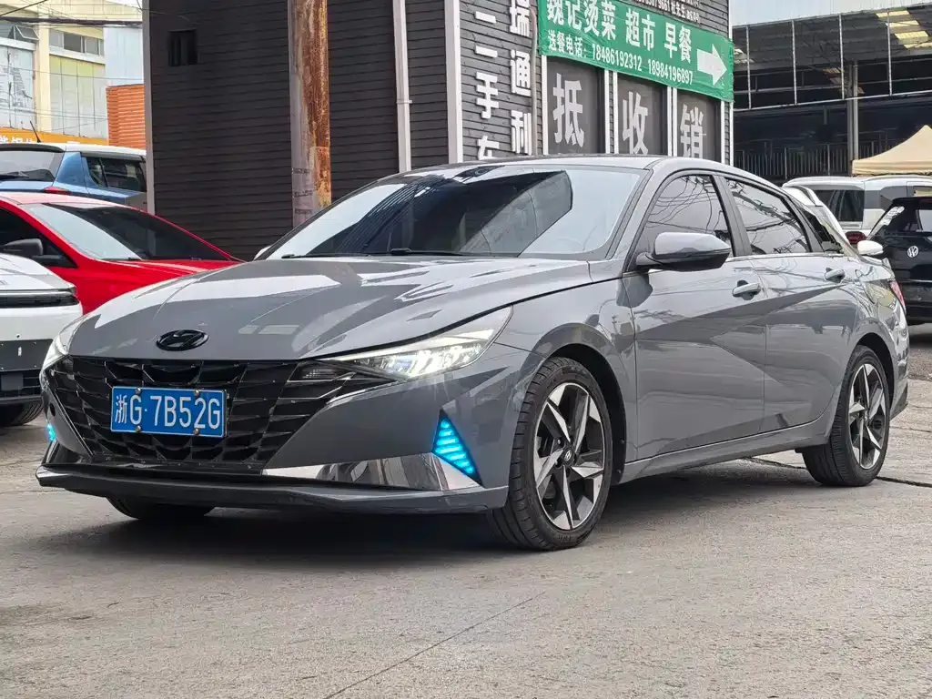 Hyundai Elantra 2023 из CN, фото 1