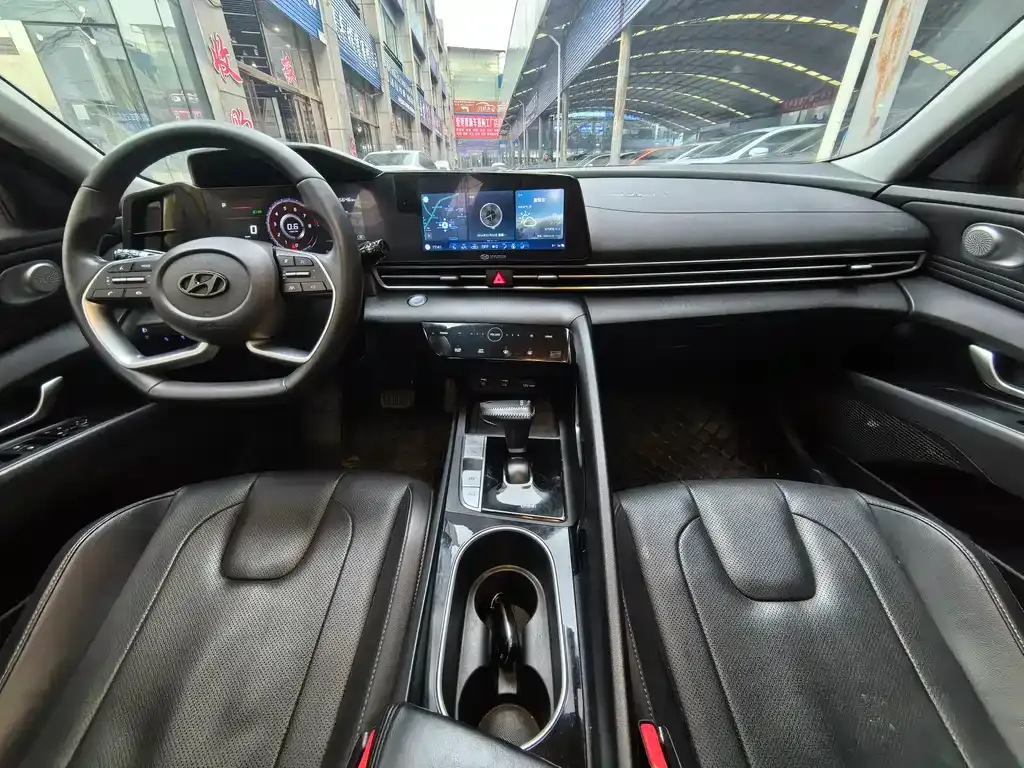 Hyundai Elantra 2023 из CN, фото 9