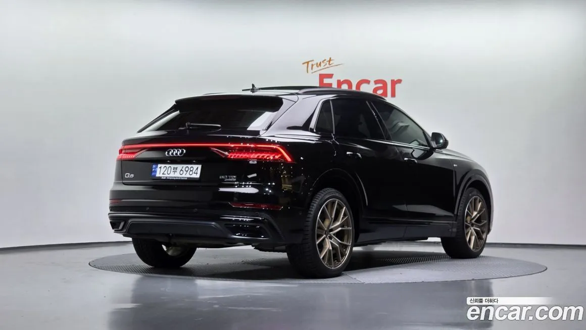 Audi Q8 2023 из KR, фото 5