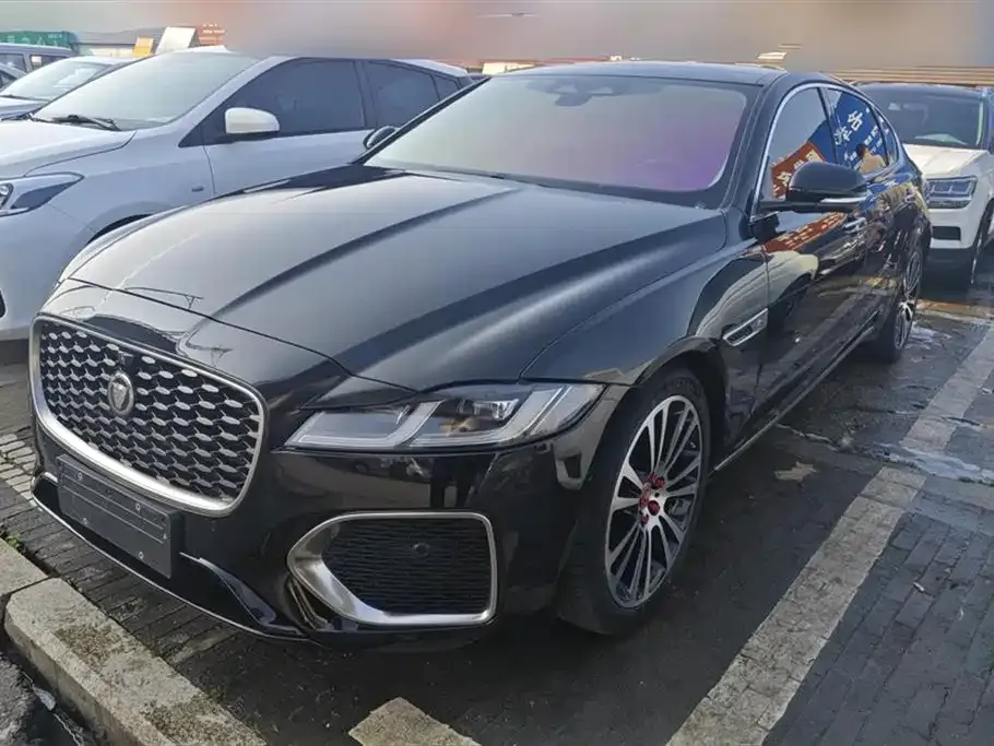 Jaguar XFL — фото 1