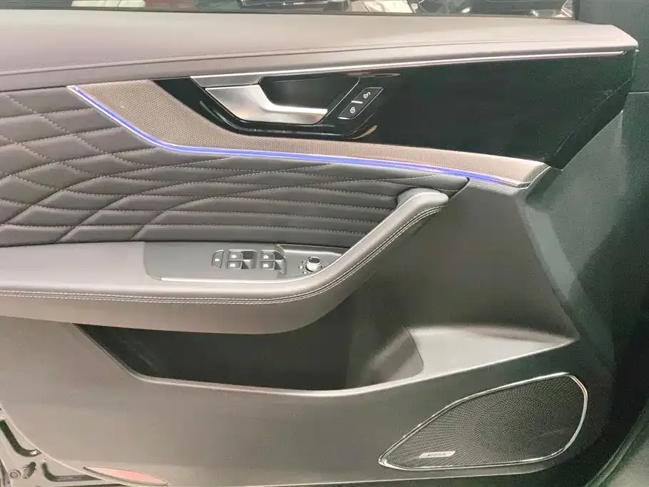 Hongqi HS5 2023 из CN, фото 8