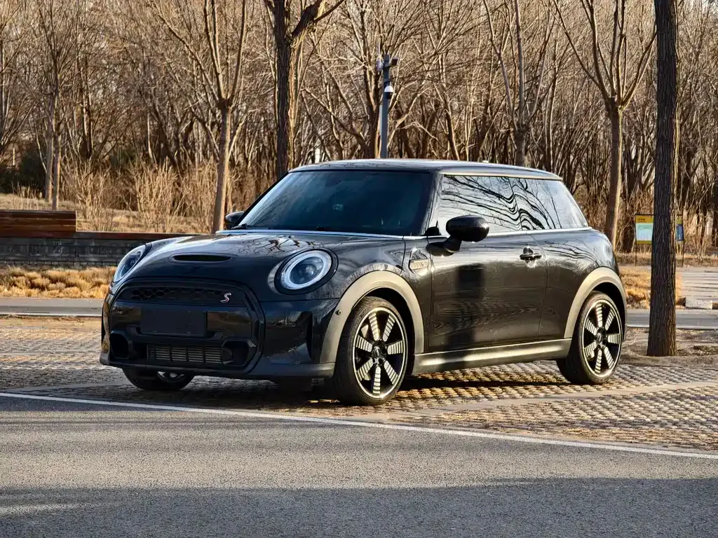 MINI Cooper (3-door) 2024 из CN, фото 1