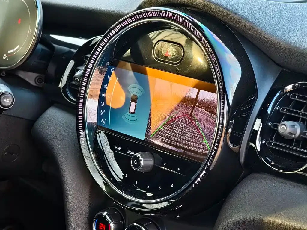 MINI Cooper (3-door) 2024 из CN, фото 2