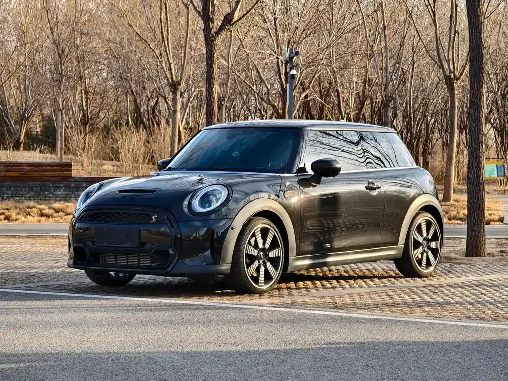 MINI Cooper (3-door) 2024 из CN, фото 9