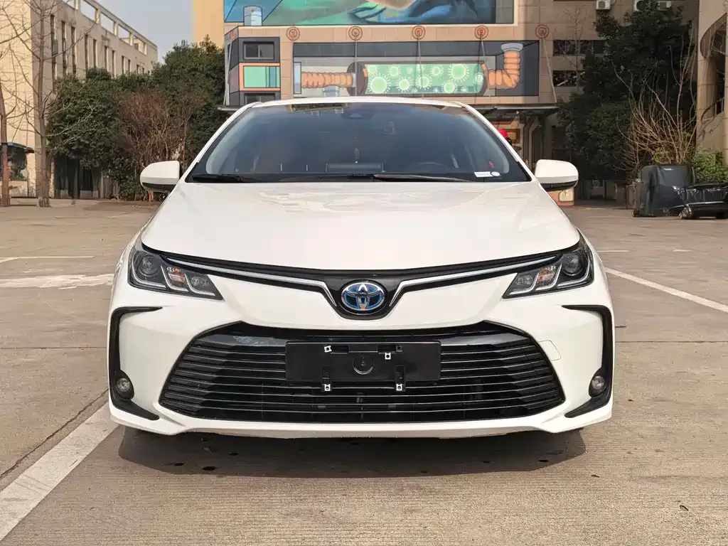 Toyota Corolla — фото 10