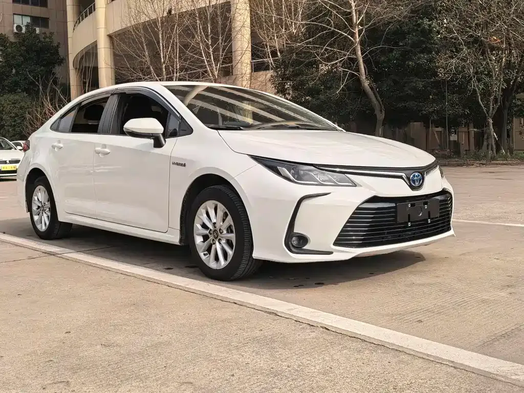 Toyota Corolla — фото 9