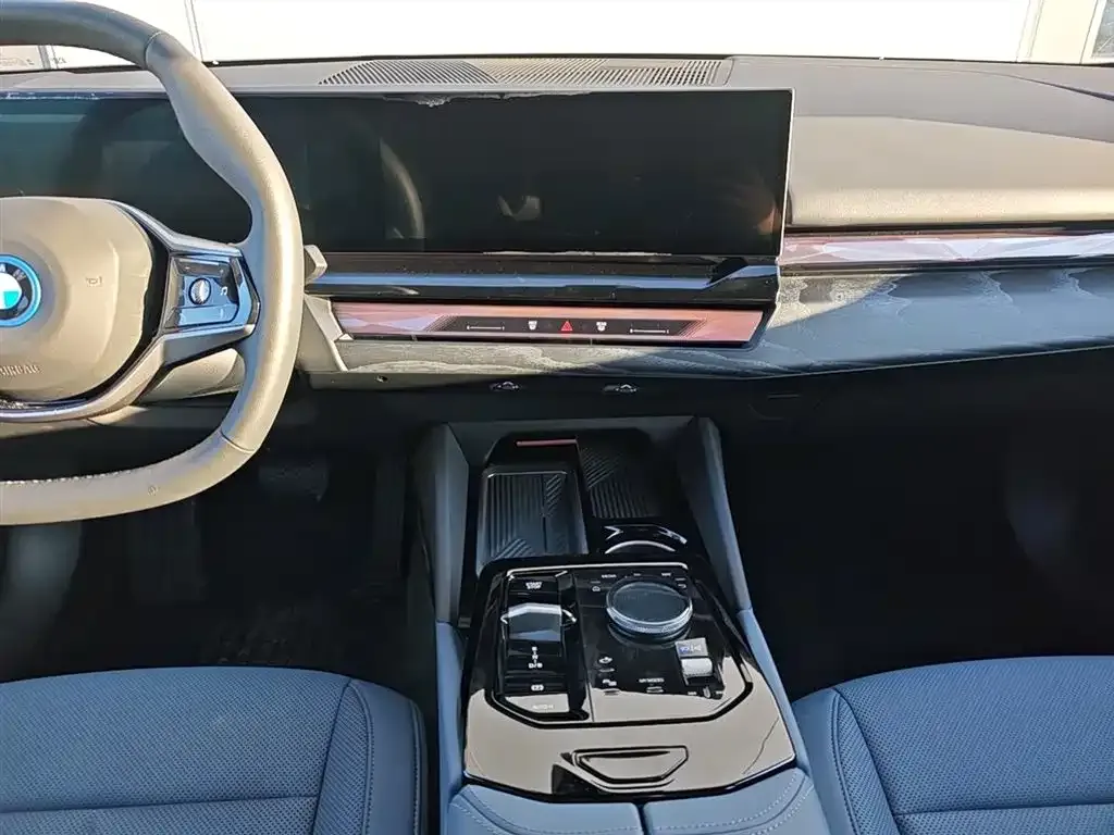BMW i5 2025 из CN, фото 7