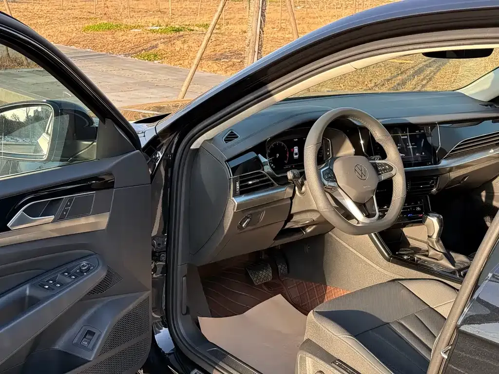 Volkswagen Passat 2024 из CN, фото 10