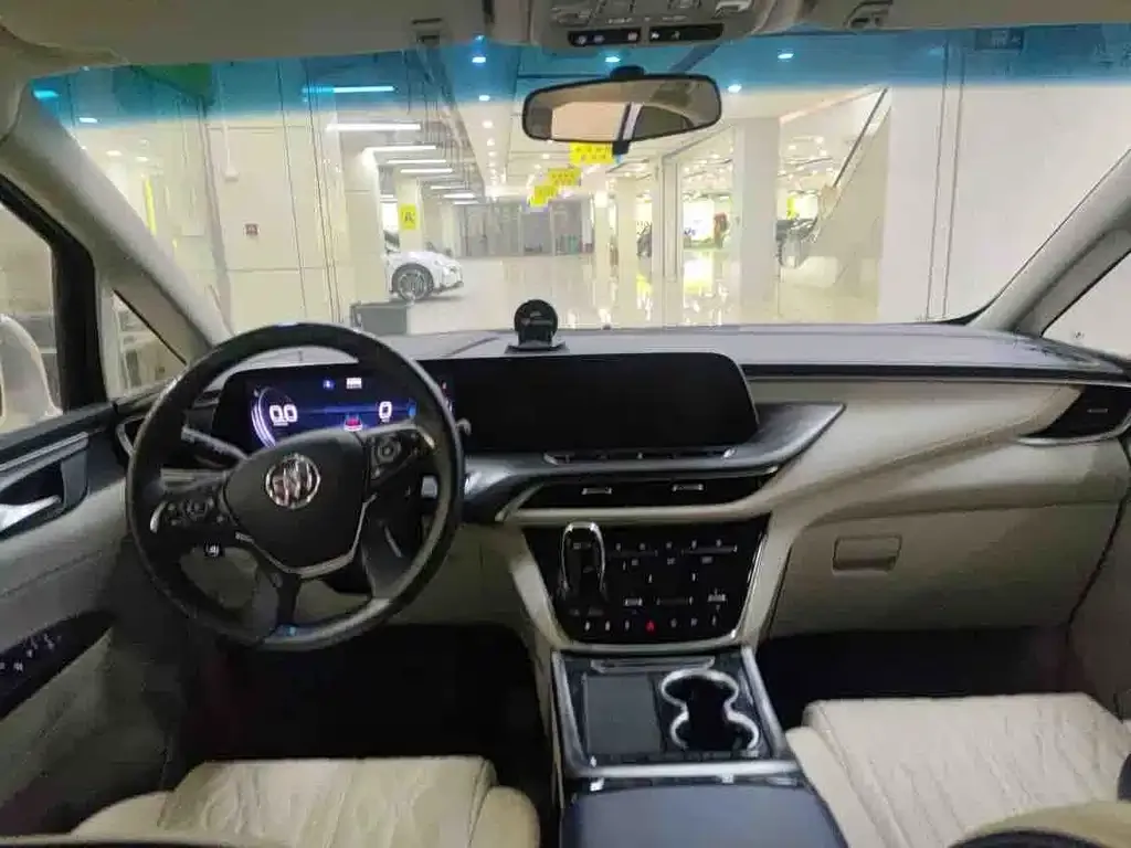 Buick GL8 2022 из CN, фото 3