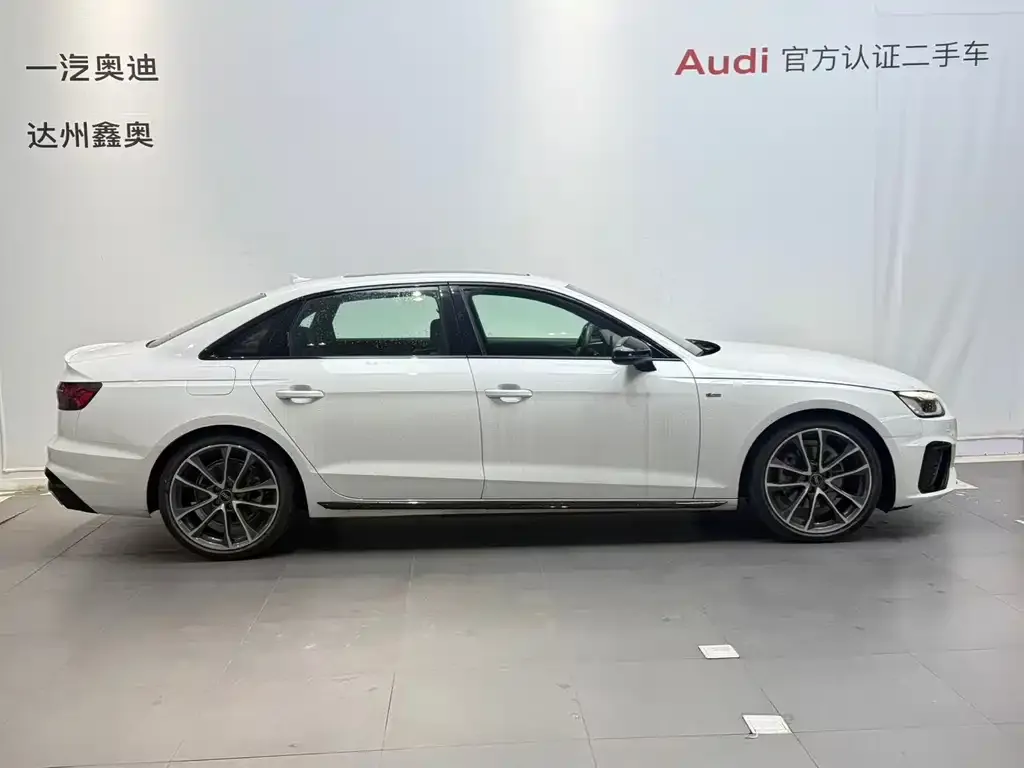 Audi A4L 2023 из CN, фото 9