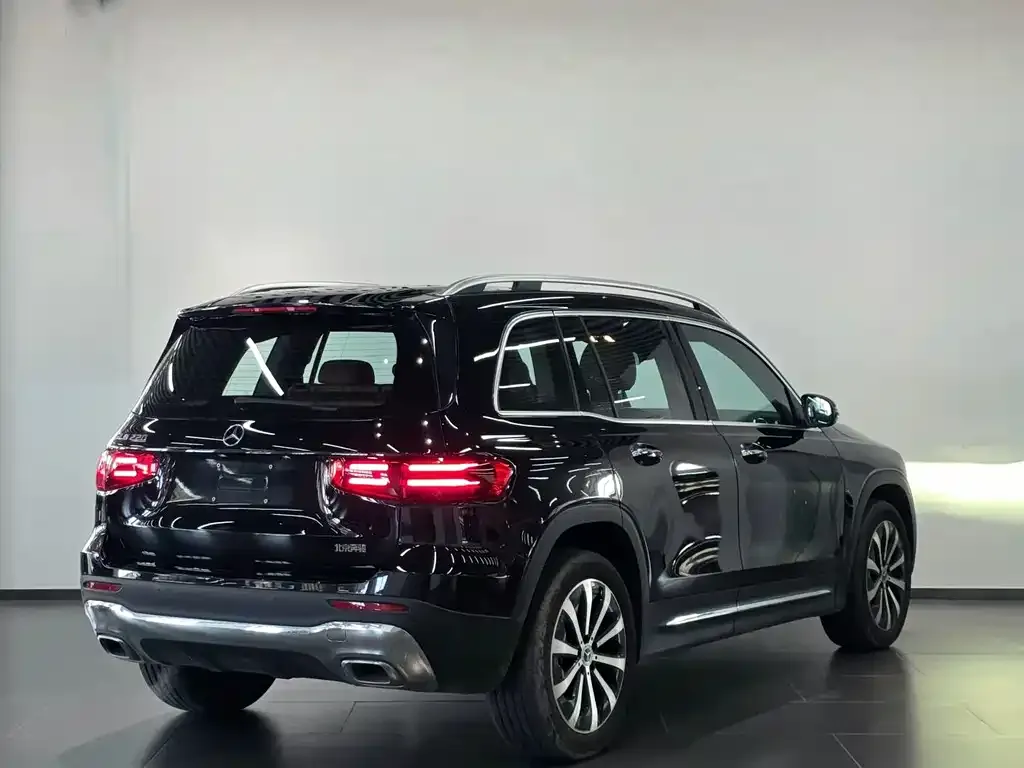 Mercedes-Benz GLB — фото 2