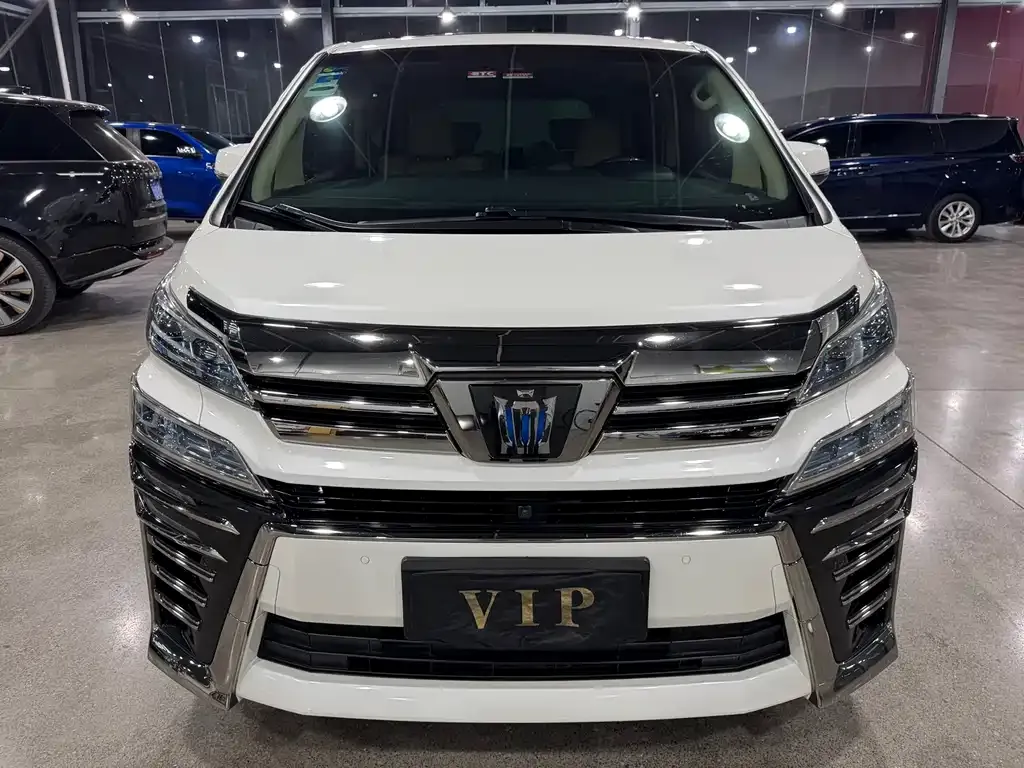 Toyota Vellfire — фото 3