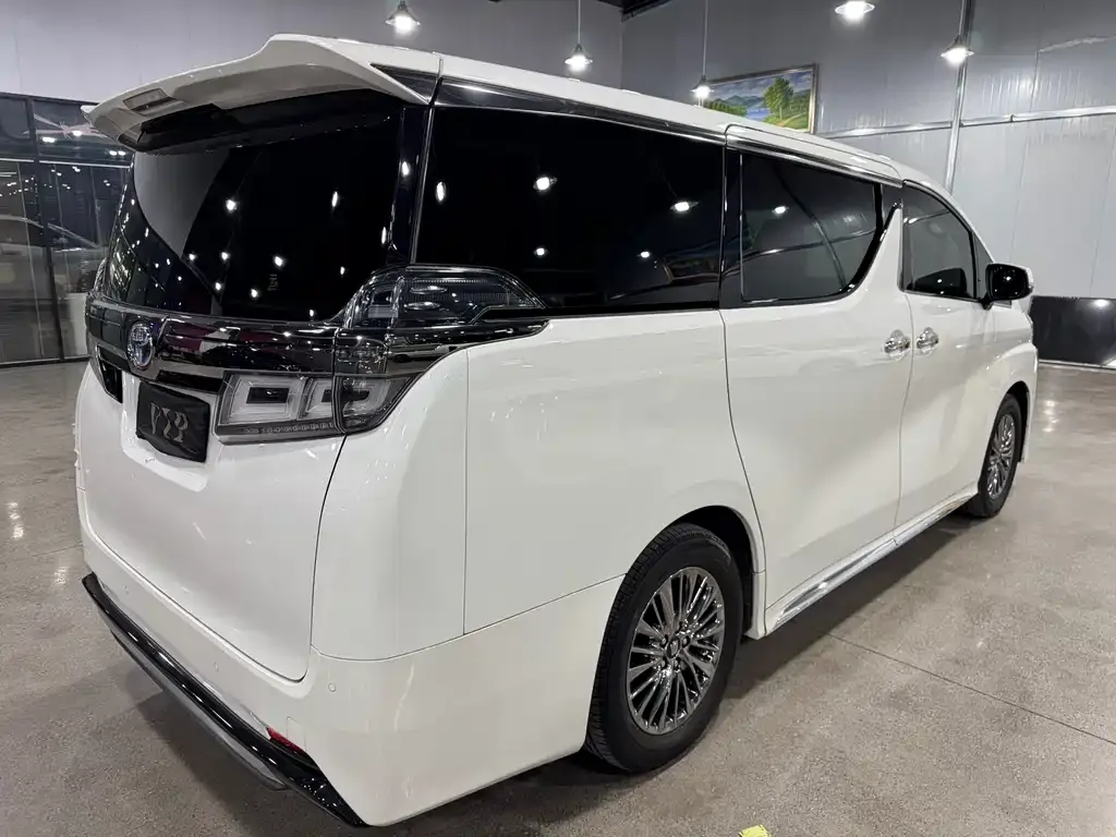 Toyota Vellfire — фото 6