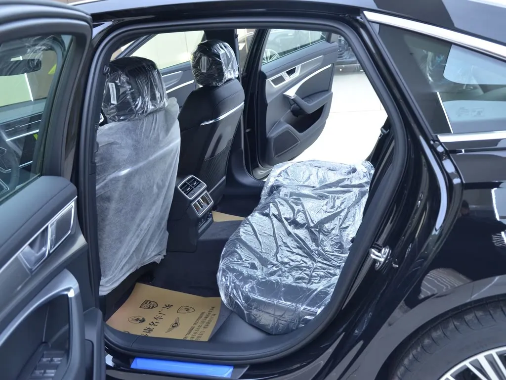 Audi A6L 2025 из CN, фото 10
