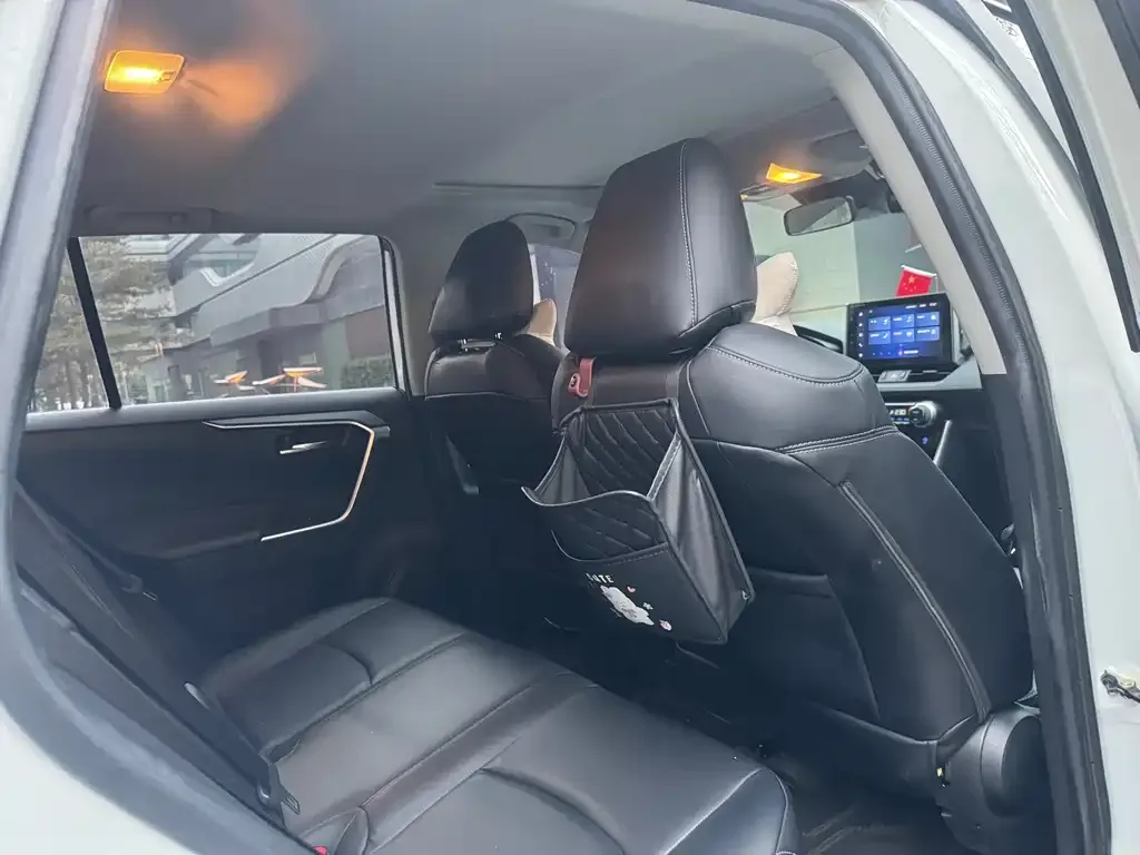Toyota RAV4 2022 из CN, фото 6