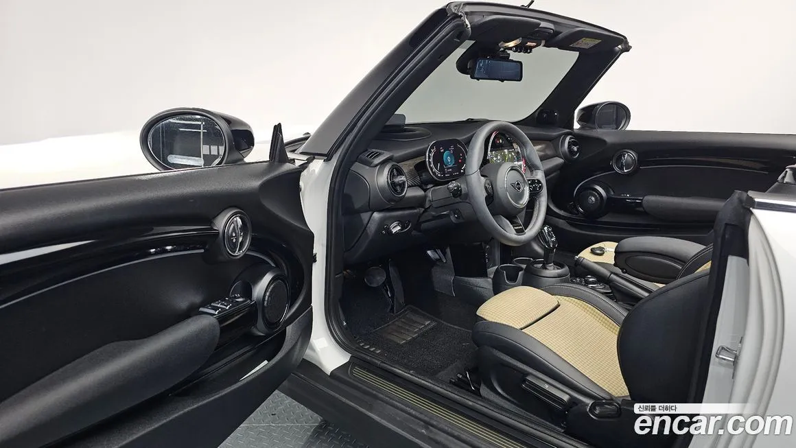 Mini Cooper Convertible 2024 из KR, фото 6