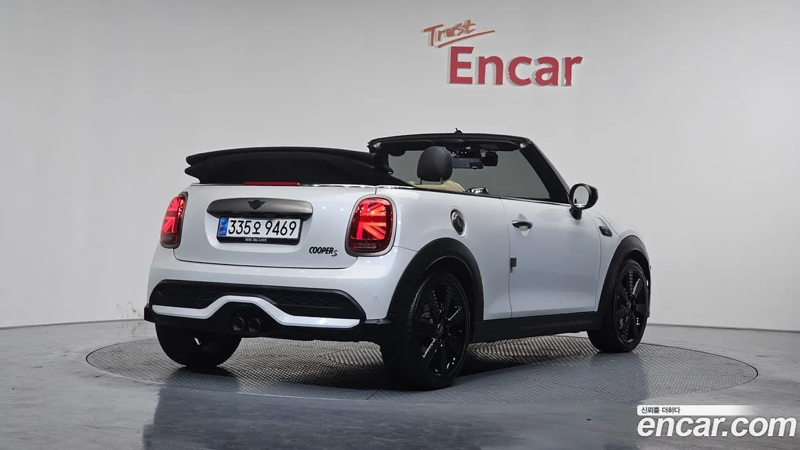 Mini Cooper Convertible 2024 из KR, фото 2