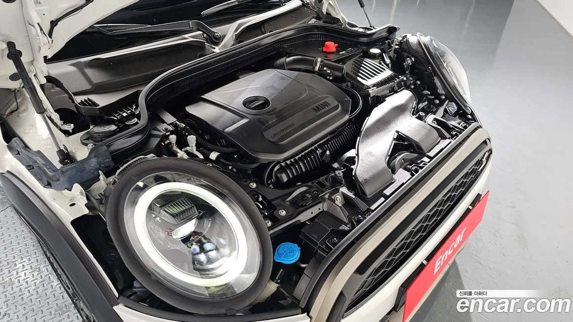 Mini Cooper Convertible 2024 из KR, фото 4