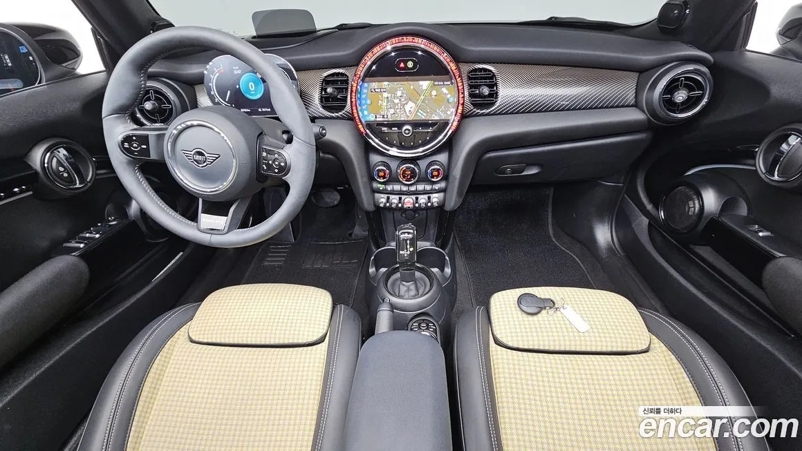 Mini Cooper Convertible 2024 из KR, фото 9