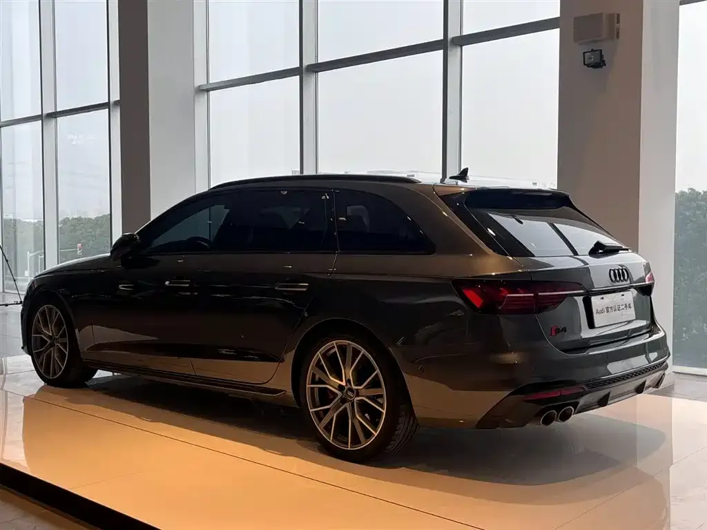 Audi S4 2023 из CN, фото 5