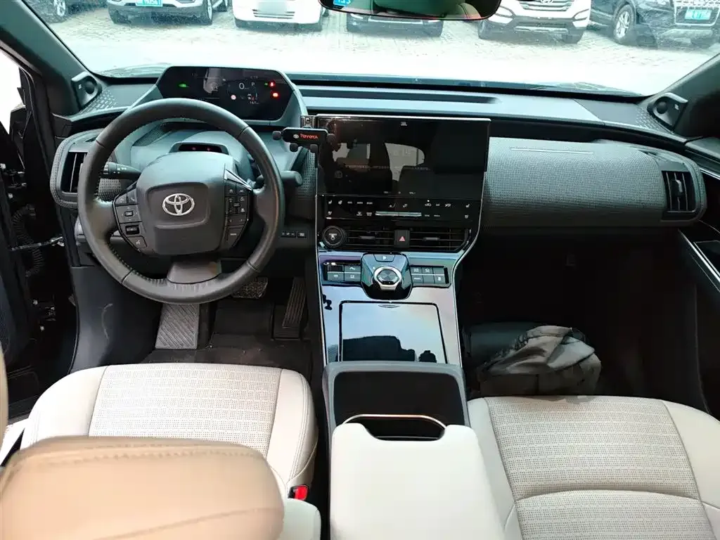 Toyota bZ4X 2022 из CN, фото 9
