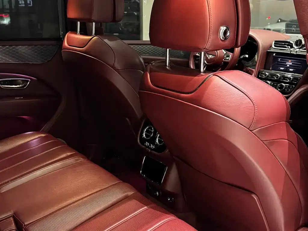 Bentley Bentayga 2021 из CN, фото 9