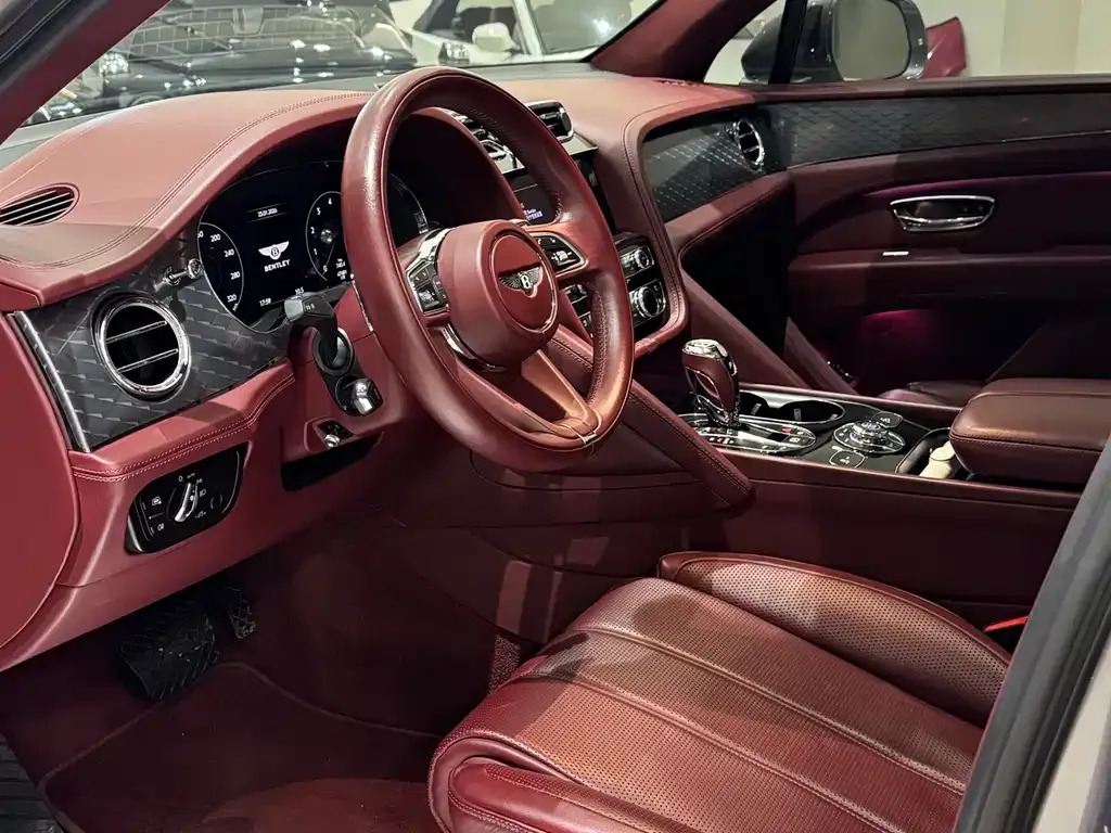 Bentley Bentayga 2021 из CN, фото 8