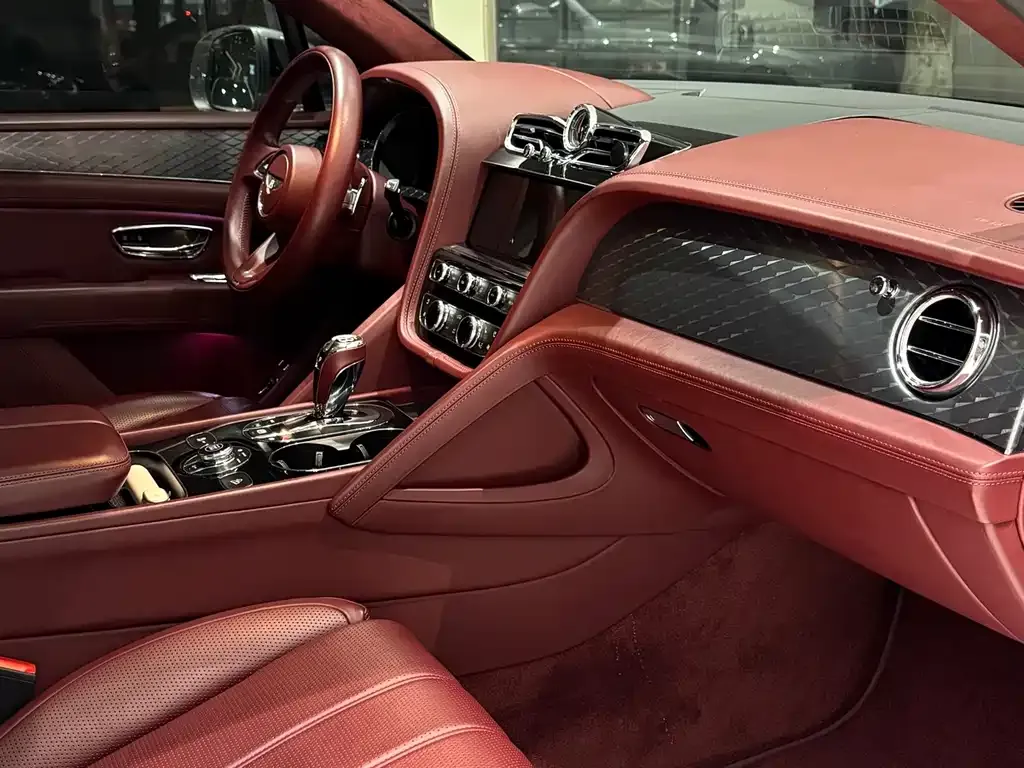 Bentley Bentayga 2021 из CN, фото 7