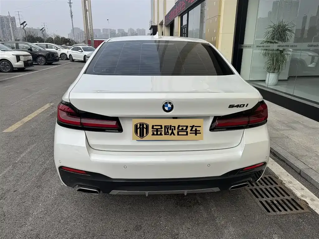 BMW 5 Series 2023 из CN, фото 4