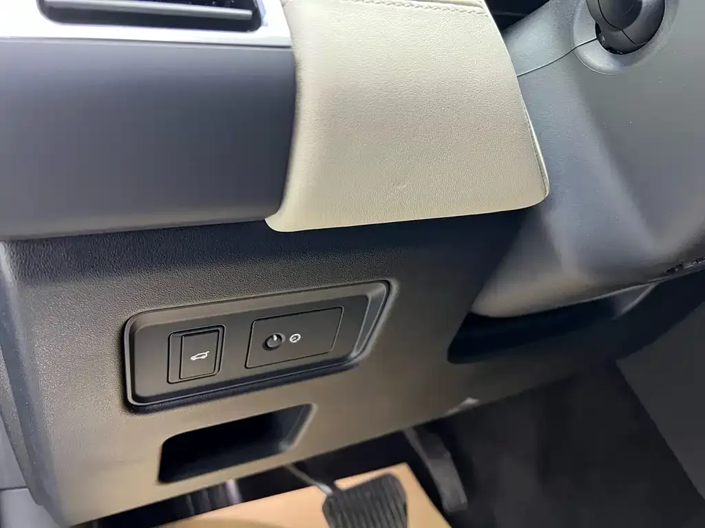 Land Rover Discovery 2024 из CN, фото 4